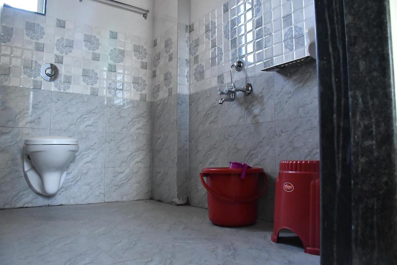 Hotel Kalika Residency Akalkot Екстериор снимка